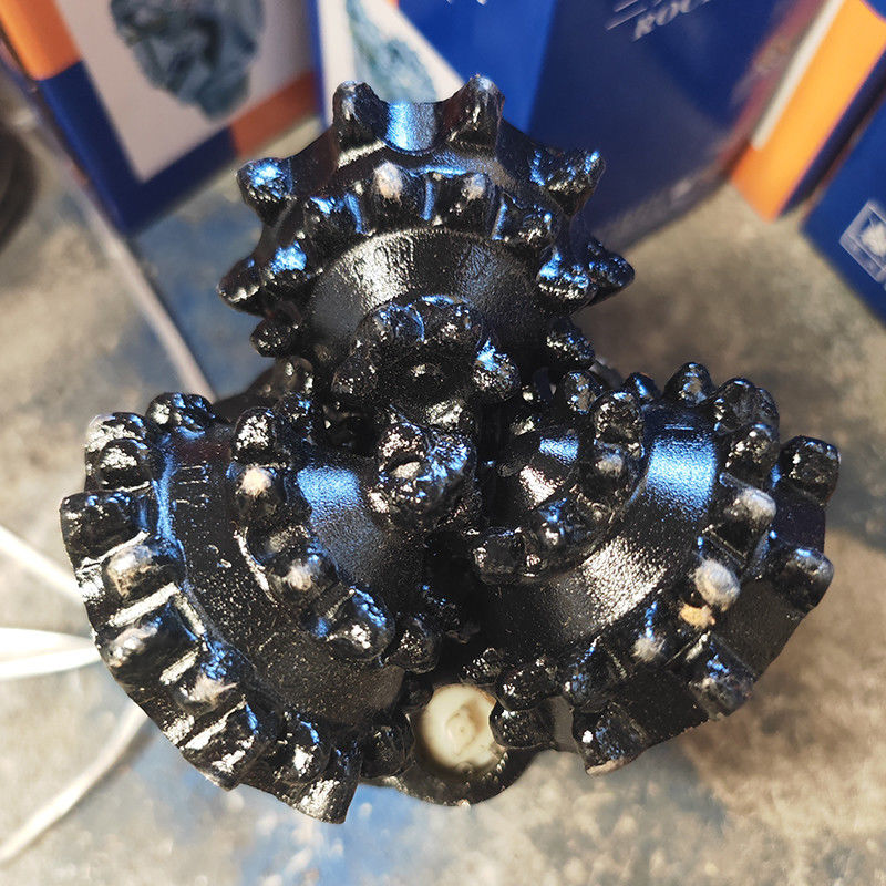 6 1/2 (165.1) Perforación de dientes de molino personalizada con alta resistencia a la compresión para formaciones duras medianas