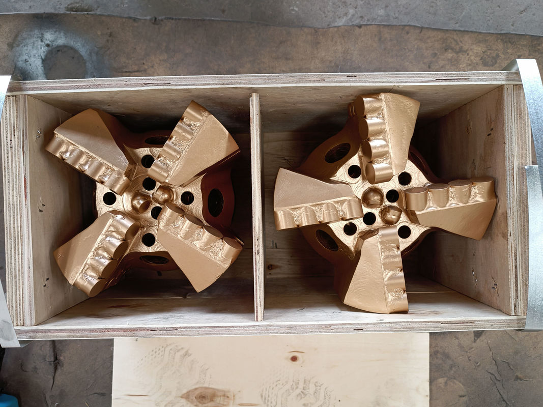 Sistema de trozos redondos de arrastre de aleación de acero resistente al desgaste para formación de perforación media