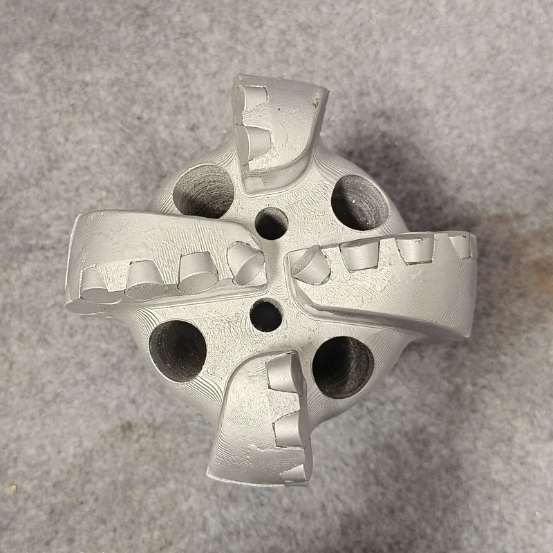 Bits PDC de acero carburo con diseño de cortador fijo y cuchillas de 146 mm-4 para perforación de pozos de agua