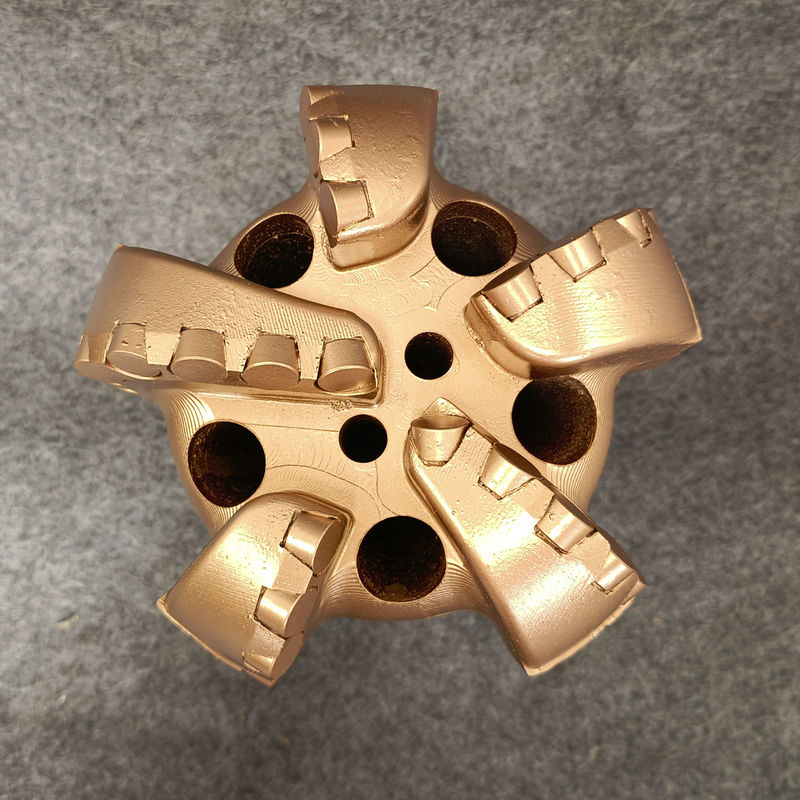 Cuerpo de bit PDC con cortadores PDC y conexión API para perforación de pozos de agua