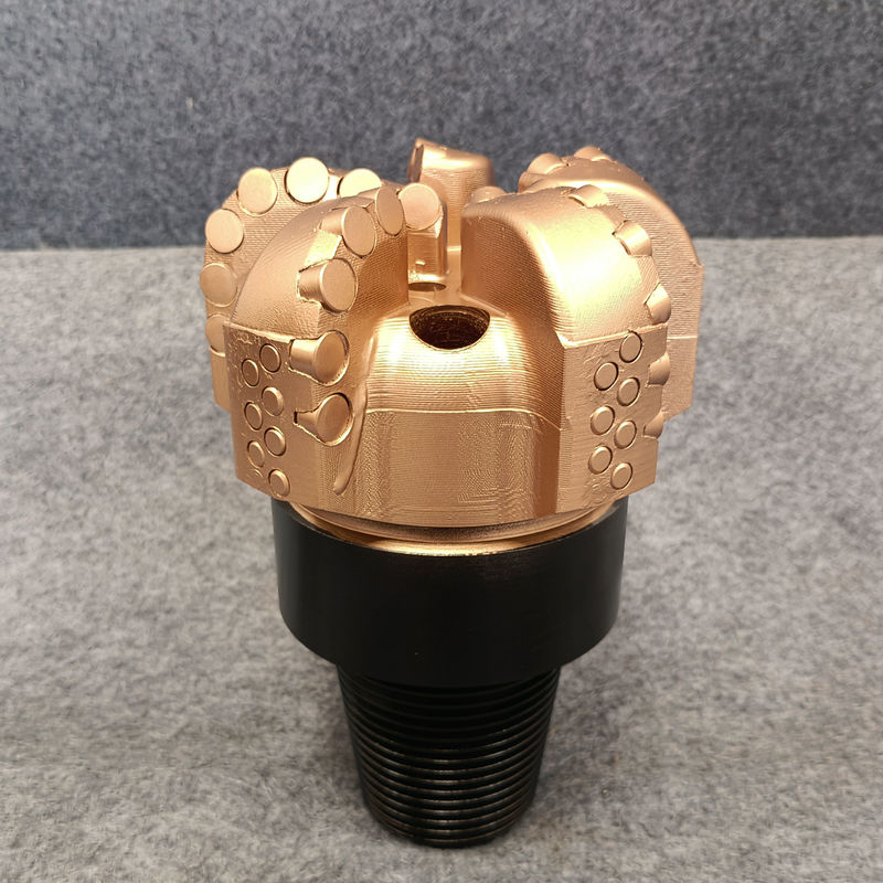 Cuerpo de bit PDC con cortadores PDC y conexión API para perforación de pozos de agua