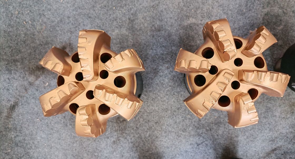 PDC Bits 5 cuchillas Dentes de acero Tricone Bits Herramientas de perforación de petróleo PDC Bit para perforación de petróleo